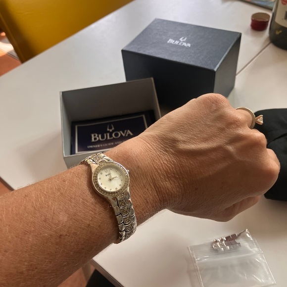 Women’s Bulova Diamond watch with Mother of Pearl dial - Picture 5 of 8